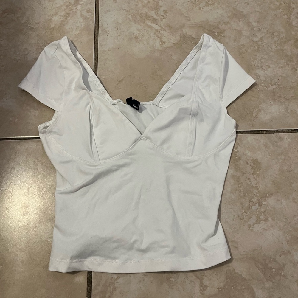 White fitted crop top